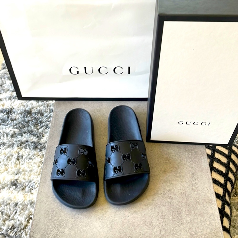 Gucci Mens rubber GG slides size 9.